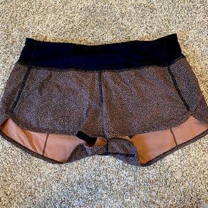 Lululemon speed up shorts 2.5”